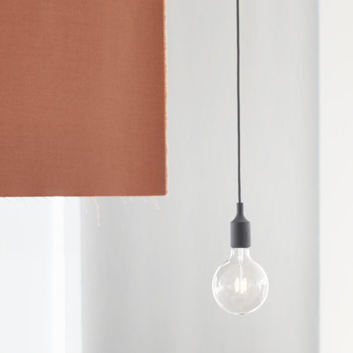 4062-en-e27-pr-dark-grey-muuto-org