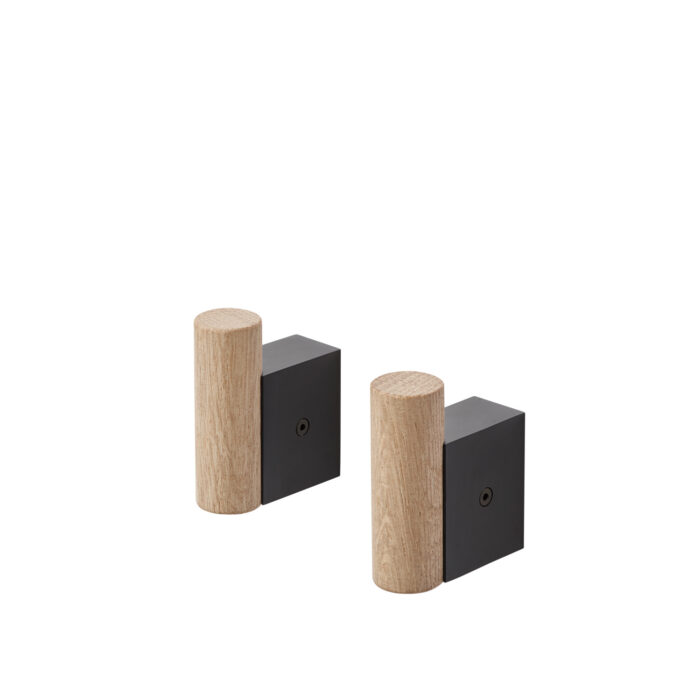 1033-en-attach-coat-hooks-black-oak-2-set-muuto-5000x5000-hi-res