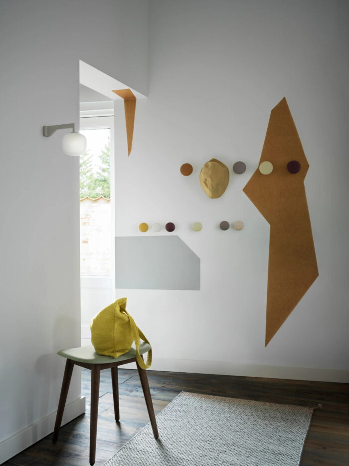 13202-en-fiber-stool-dusty-greenstained-dark-brown-rime-wall-lamp-dots-wood-ply-rug-blackwhite-34-roll-up-image