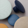 19918-en-dots-concept-wood-sage-green-midnight-blue-pale-blue-burnt-orange-oak-muuto-3750x5000