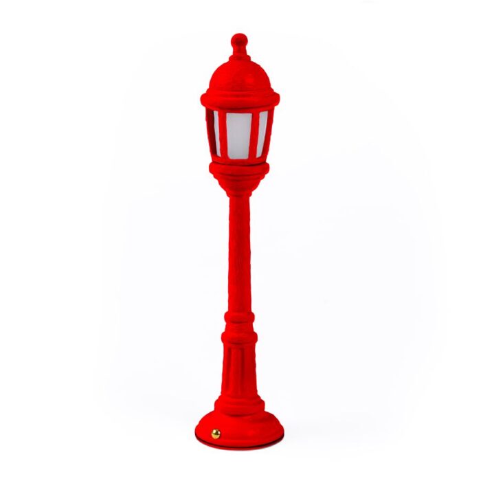 Seletti-Street-Lamp-Dining-Job-Blow-14701234streetlamp_dining_red_2Z6A6907